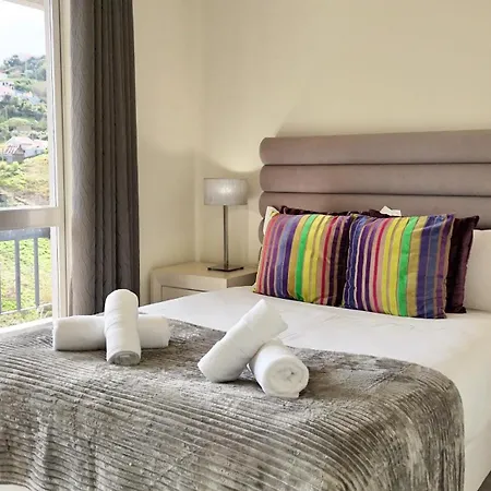 The Gray House בית נופש *