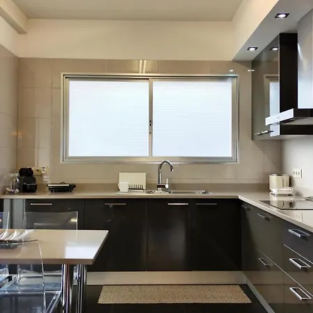 The Gray House * Bicas