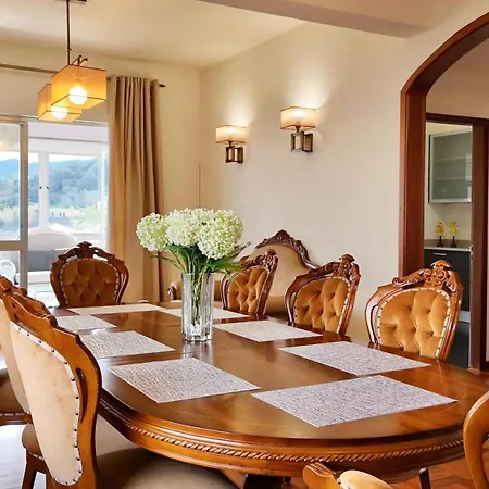 Ferienhaus The Gray House Bicas