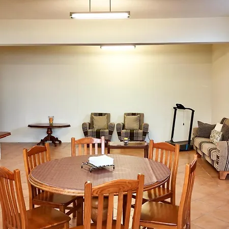 The Gray House בית נופש