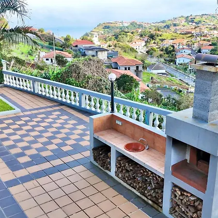 The Gray House בית נופש *