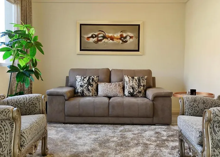 The Gray House * Bicas