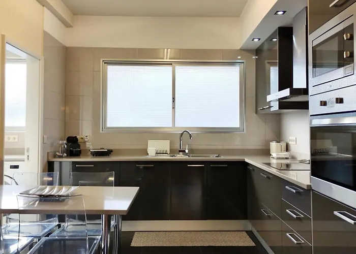 The Gray House * Bicas